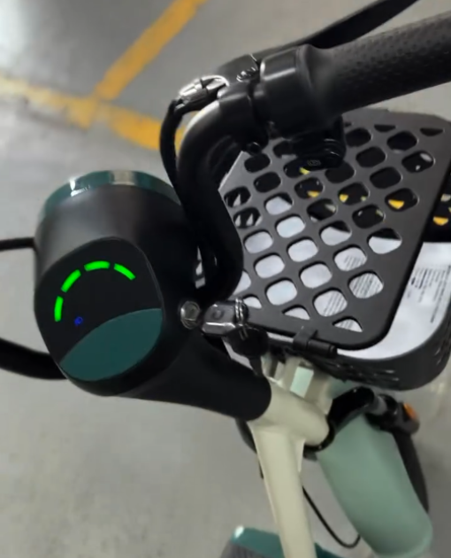 Painel digital da moto elétrica AMZ POP